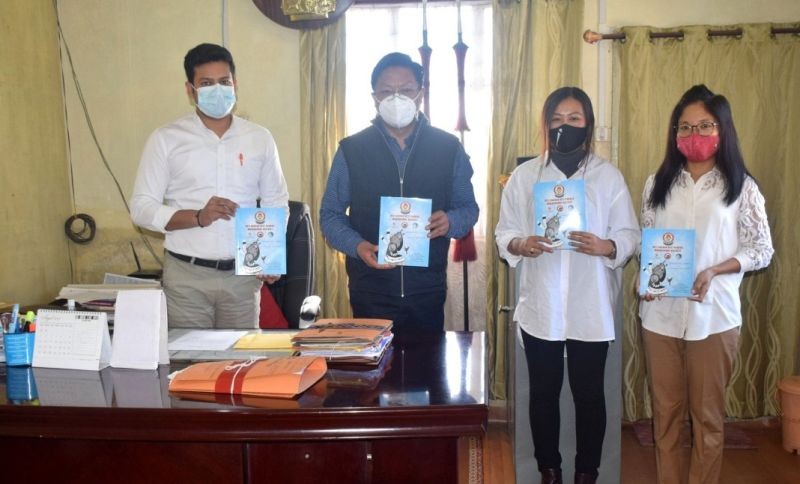 Deputy Commissioner Mokokchung, Limawabang Jamir, on November 11 has released a book titled ‘Women centric schemes and programs data bank’, a compilation of women related schemes in Nagaland. The book was published by Mokokchung District Administration and District Level Centre for women, Mahila Shakti Kendra (Beti Bachao Beti Padhao) and will be available in all Anganwadi Centre free of cost. (DIPR Photo) 
